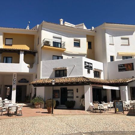 Charming 2 Bed Apartment Next To Cabopino Beach, Spain Marbella Bagian luar foto